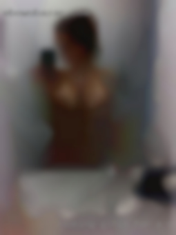 Looking girls for a n s nude a hookup.